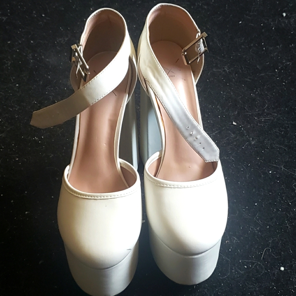 Sugar Thrillz White Mary Janes Size 9